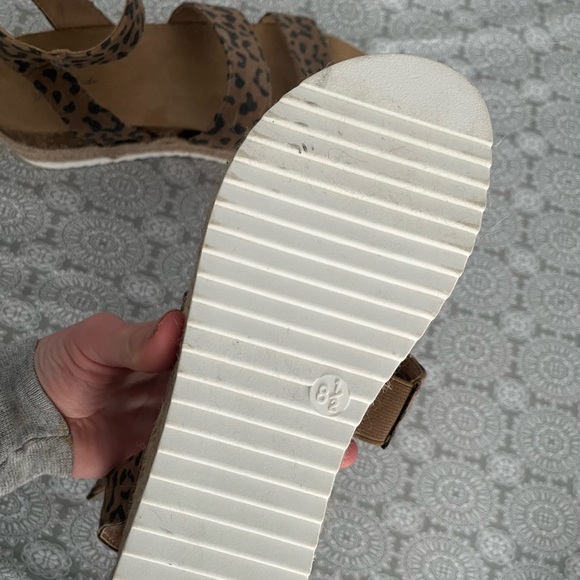 Strappy sandals - Picture 4 of 4